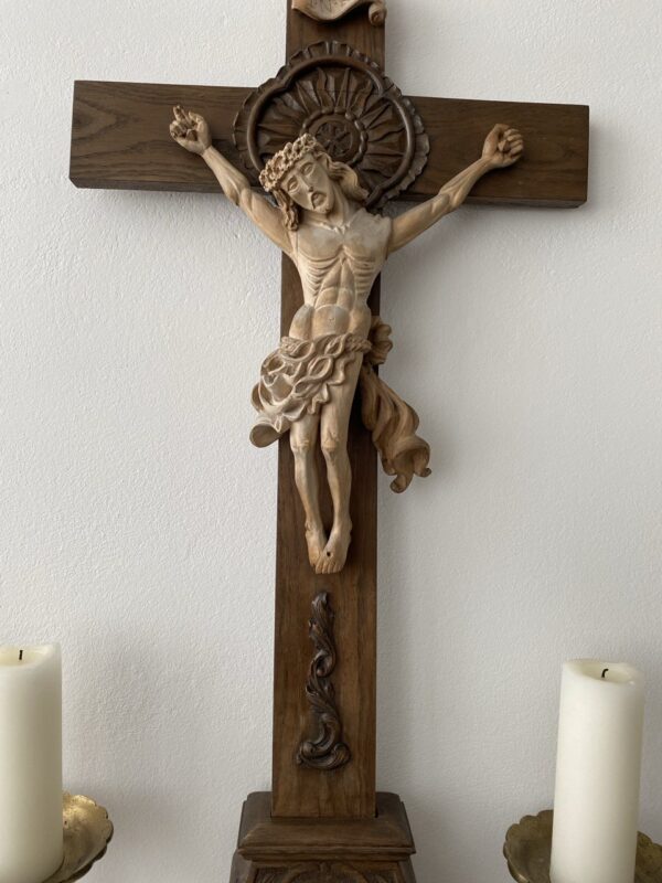 Kreuz aus Holz
